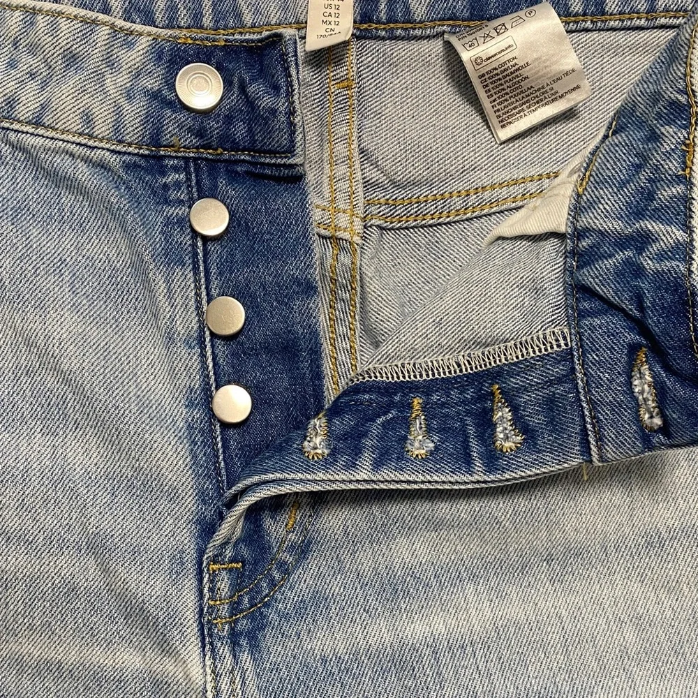 H&M Straight Leg Blue Distressed Jeans - Picture 3 of 5